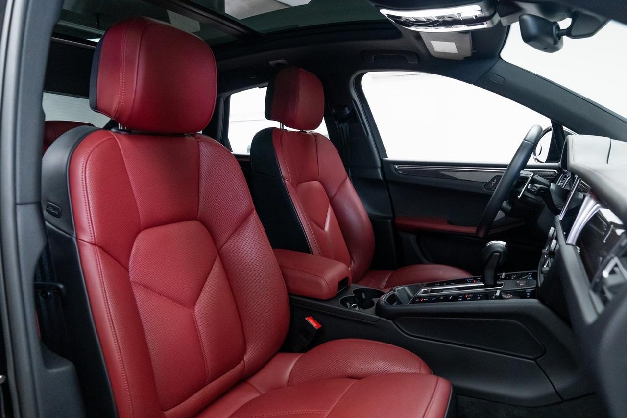 2023 Porsche Macan S 1 Owner Adaptive Air Suspension Premium Plus Portland OR