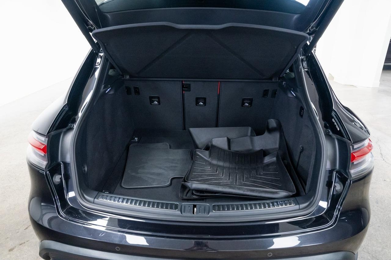 2023 Porsche Macan S 1 Owner Adaptive Air Suspension Premium Plus Portland OR