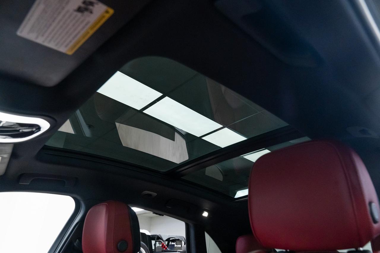 2023 Porsche Macan S 1 Owner Adaptive Air Suspension Premium Plus Portland OR