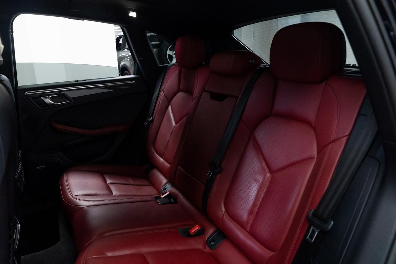 2023 Porsche Macan S 1 Owner Adaptive Air Suspension Premium Plus Portland OR