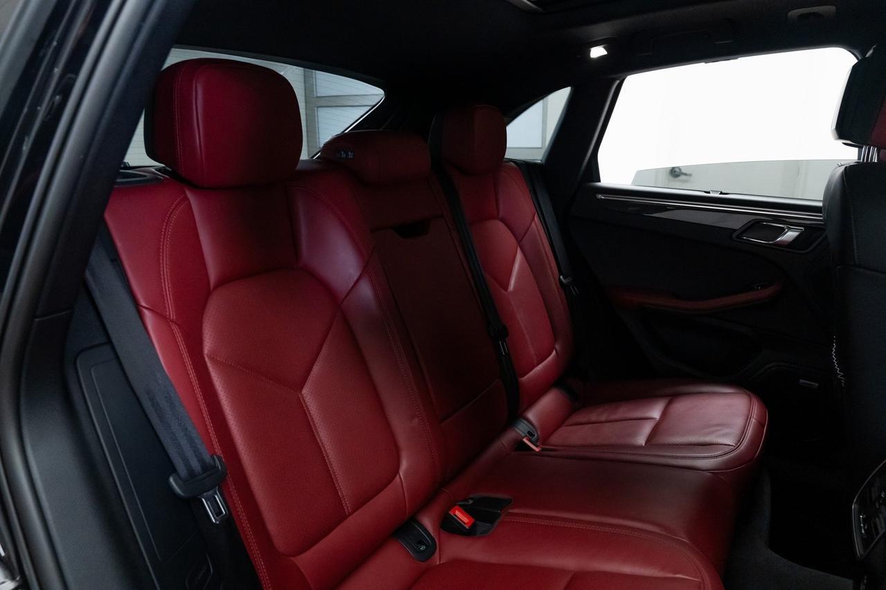 2023 Porsche Macan S 1 Owner Adaptive Air Suspension Premium Plus Portland OR