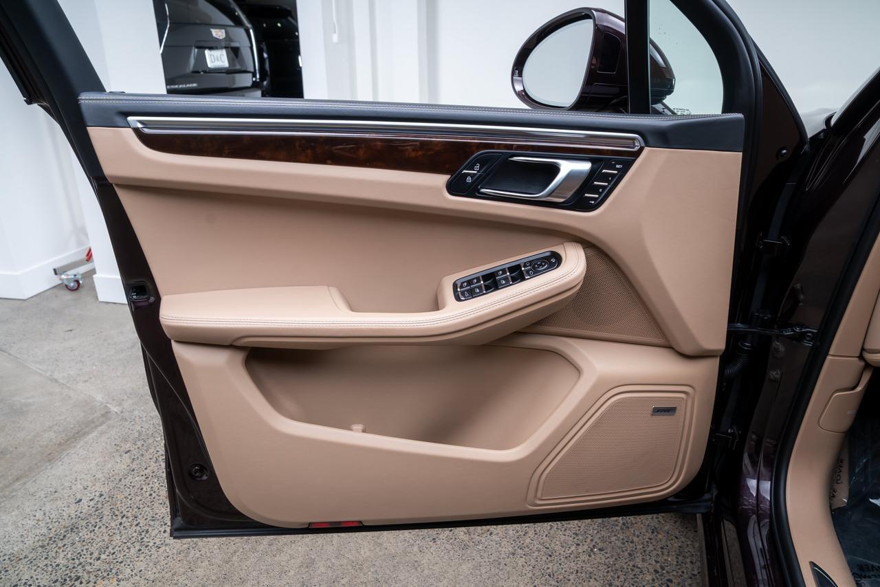 2023 Porsche Macan S Leather Package Seat Trim 2-Tone / Bose Audio Portland OR