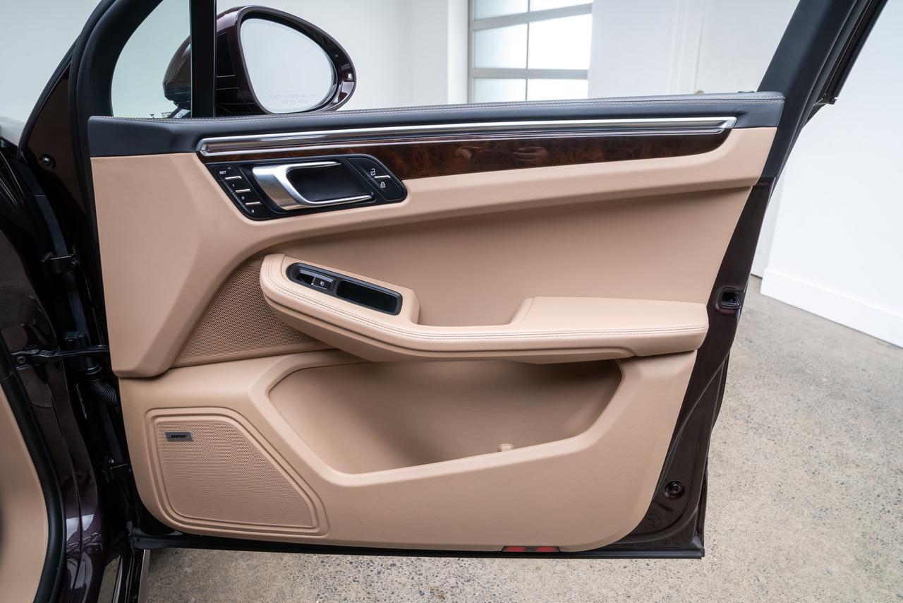 2023 Porsche Macan S Leather Package Seat Trim 2-Tone / Bose Audio Portland OR
