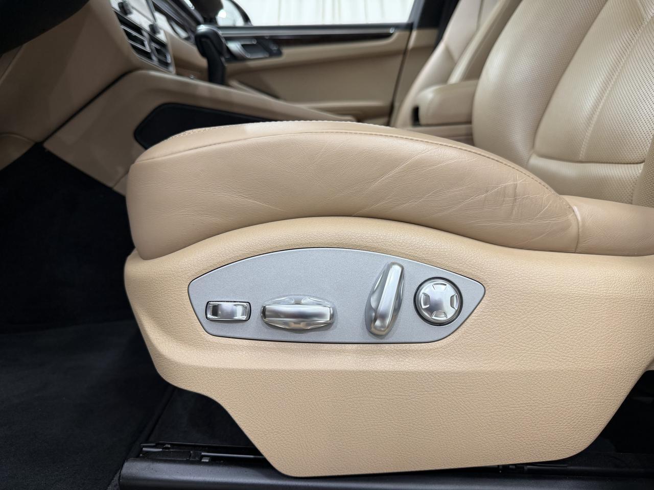 2023 Porsche Macan S Newark DE