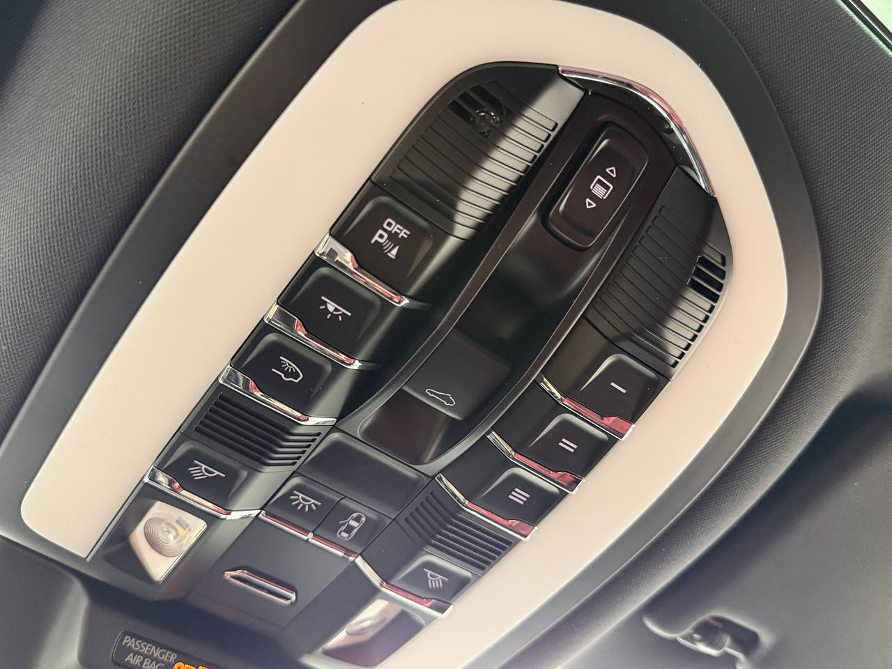 2023 Porsche Macan S Newark DE