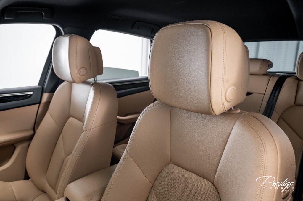 2023 Porsche Macan S North Miami Beach FL