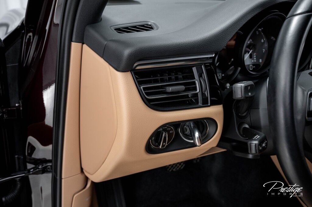 2023 Porsche Macan S North Miami Beach FL