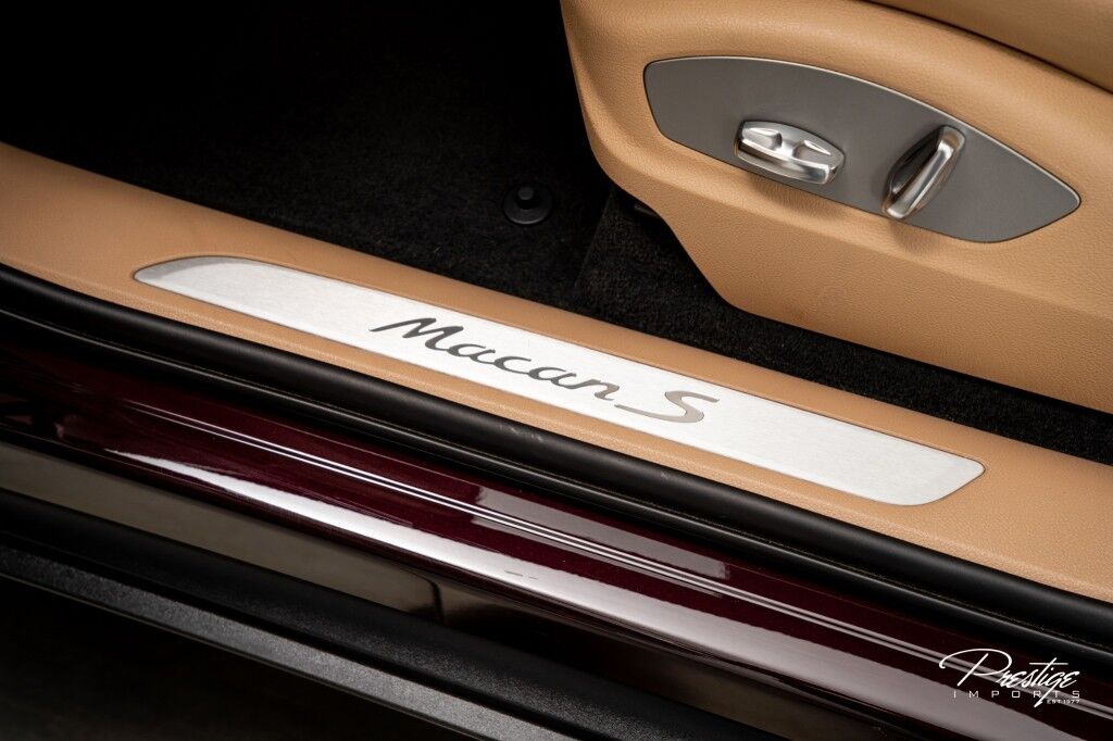 2023 Porsche Macan S North Miami Beach FL