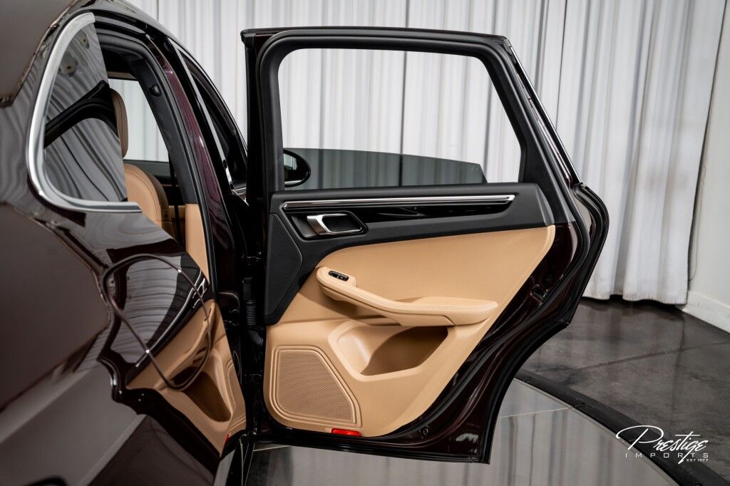 2023 Porsche Macan S North Miami Beach FL