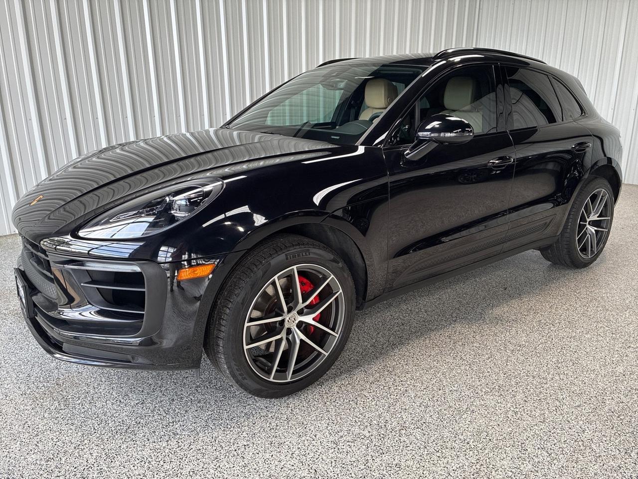 2023 Porsche Macan S, Premium Pkg Plus, Adaptive Air Suspension, Trim in High Gloss Black