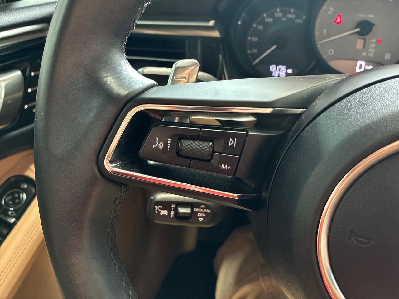 2023 Porsche Macan S, Premium Pkg Plus, Adaptive Air Suspension, Trim in High Gloss Black Houston TX