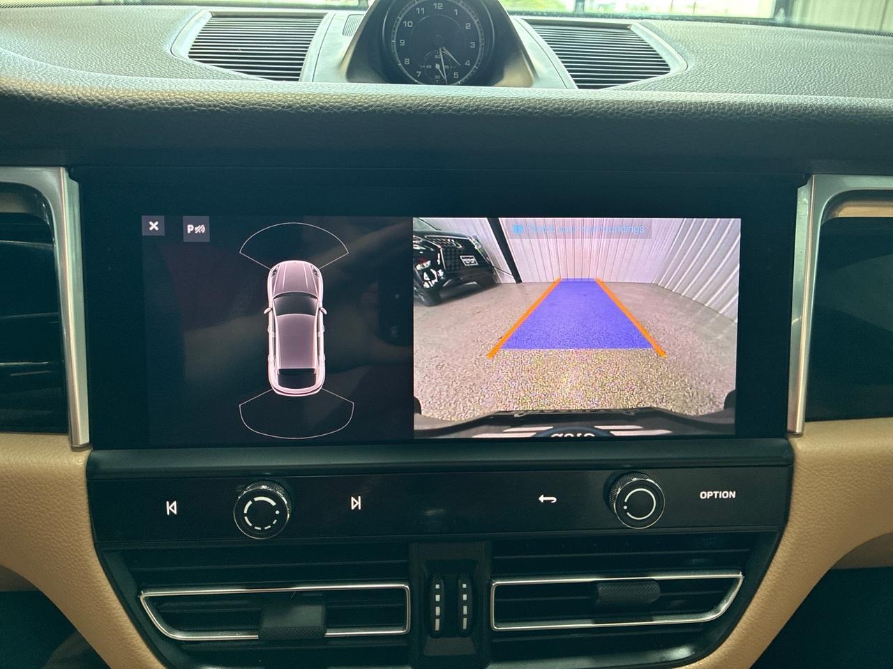 2023 Porsche Macan S, Premium Pkg Plus, Adaptive Air Suspension, Trim in High Gloss Black Houston TX