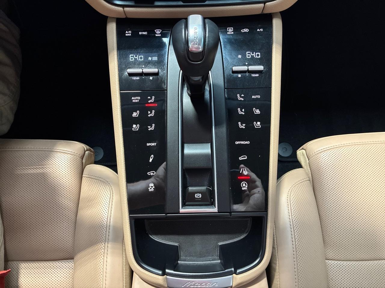 2023 Porsche Macan S, Premium Pkg Plus, Adaptive Air Suspension, Trim in High Gloss Black Houston TX