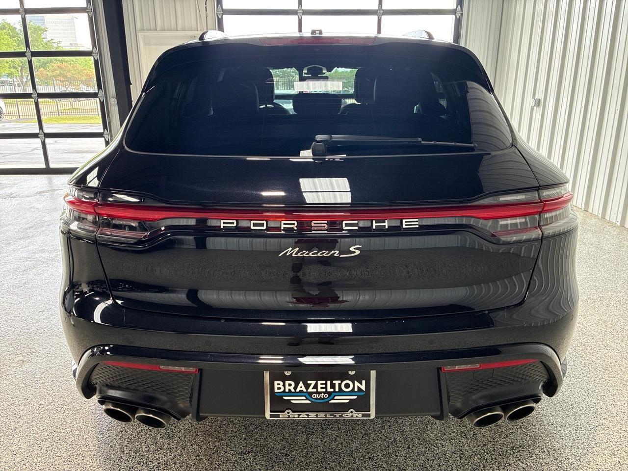 2023 Porsche Macan S, Premium Pkg Plus, Adaptive Air Suspension, Trim in High Gloss Black Houston TX