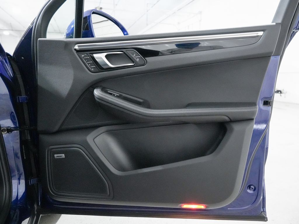 2023 Porsche Macan S Tigard OR