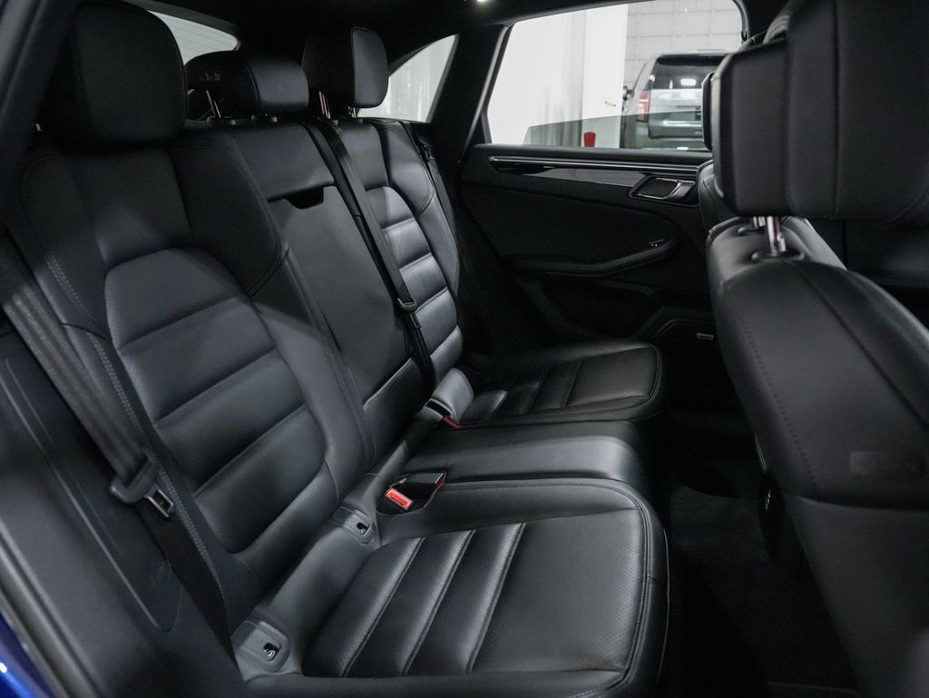 2023 Porsche Macan S Tigard OR