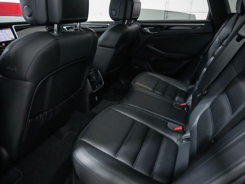 2023 Porsche Macan S Tigard OR