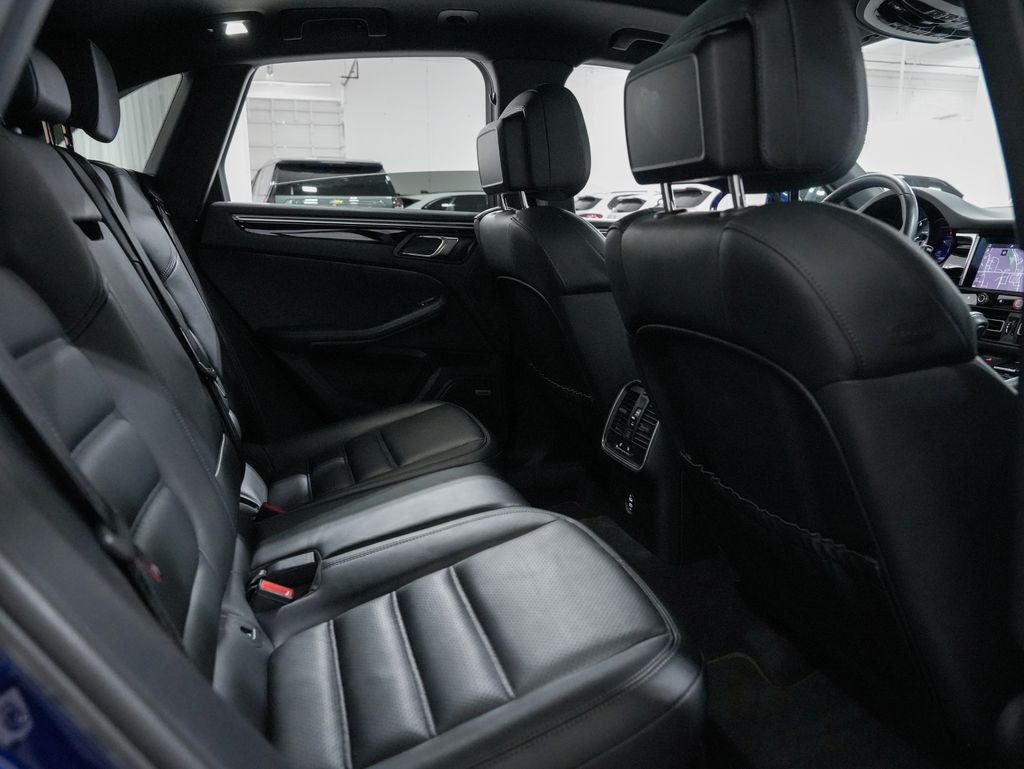 2023 Porsche Macan S Tigard OR