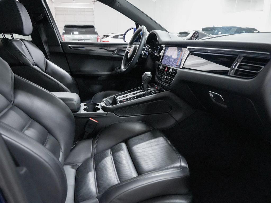 2023 Porsche Macan S Tigard OR