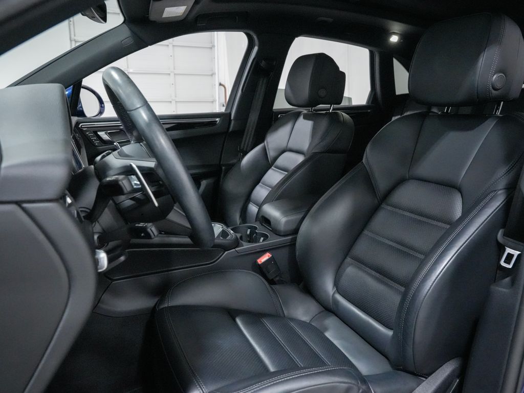 2023 Porsche Macan S Tigard OR