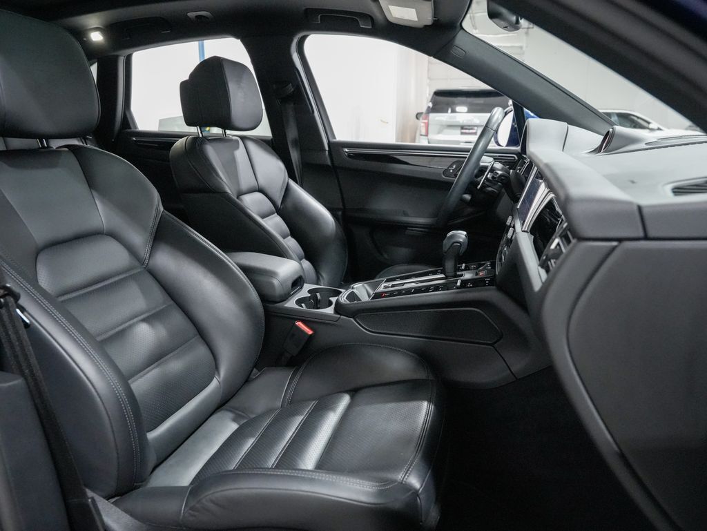 2023 Porsche Macan S Tigard OR