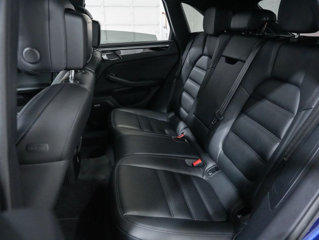 2023 Porsche Macan S Tigard OR
