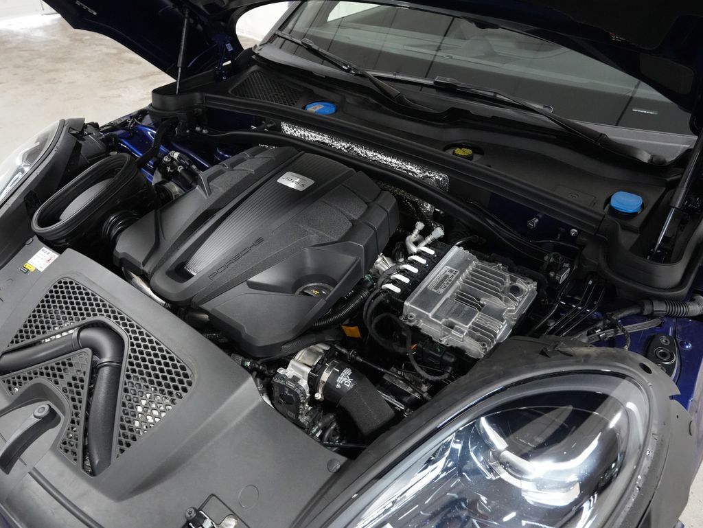 2023 Porsche Macan S Tigard OR
