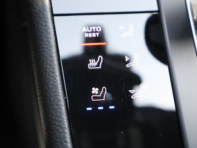 2023 Porsche Macan T Oshkosh WI