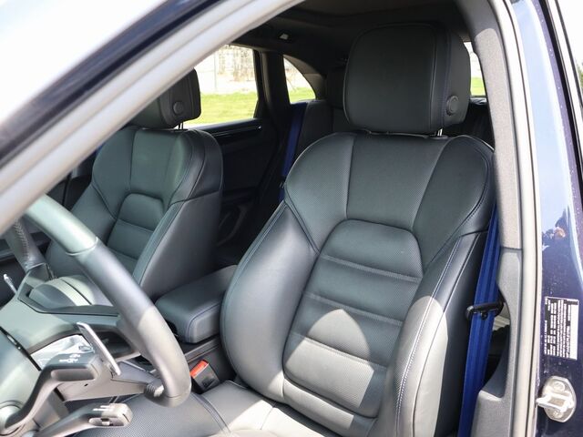 2023 Porsche Macan T Oshkosh WI