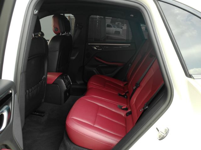 2023 Porsche Macan T Plano TX