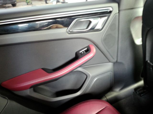 2023 Porsche Macan T Plano TX