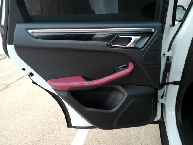 2023 Porsche Macan T Plano TX