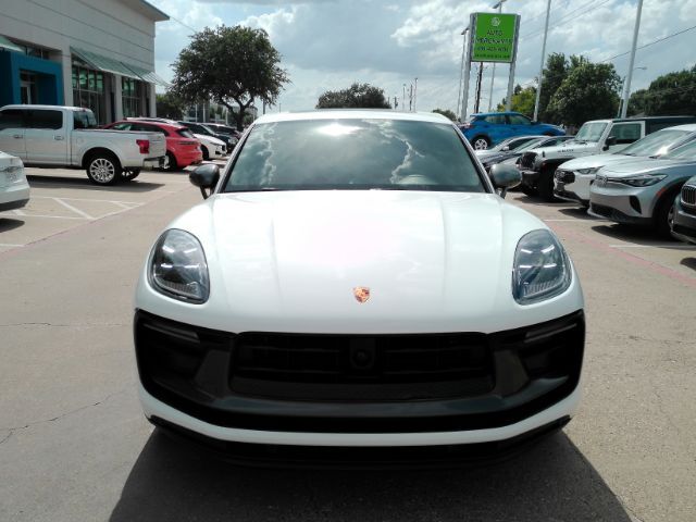 2023 Porsche Macan T