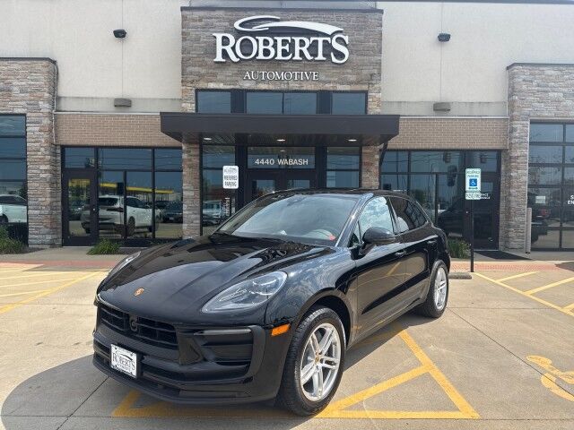 2023 Porsche Macan T