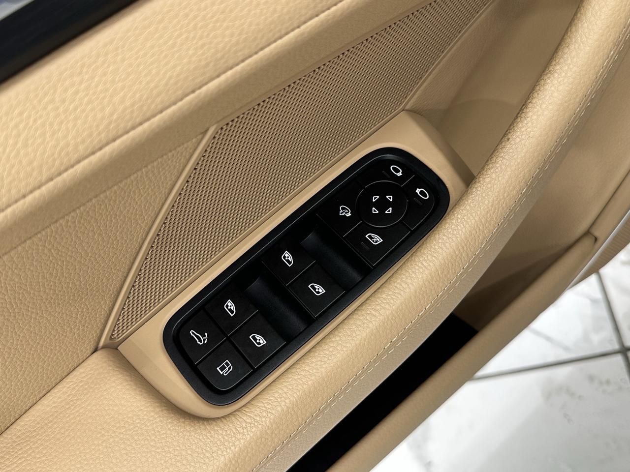 2023 Porsche Panamera 4 E-Hybrid Platinum Edition Newark DE