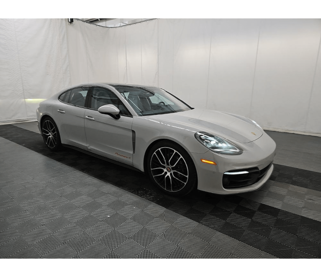 2023 Porsche Panamera 4 Platinum Edition