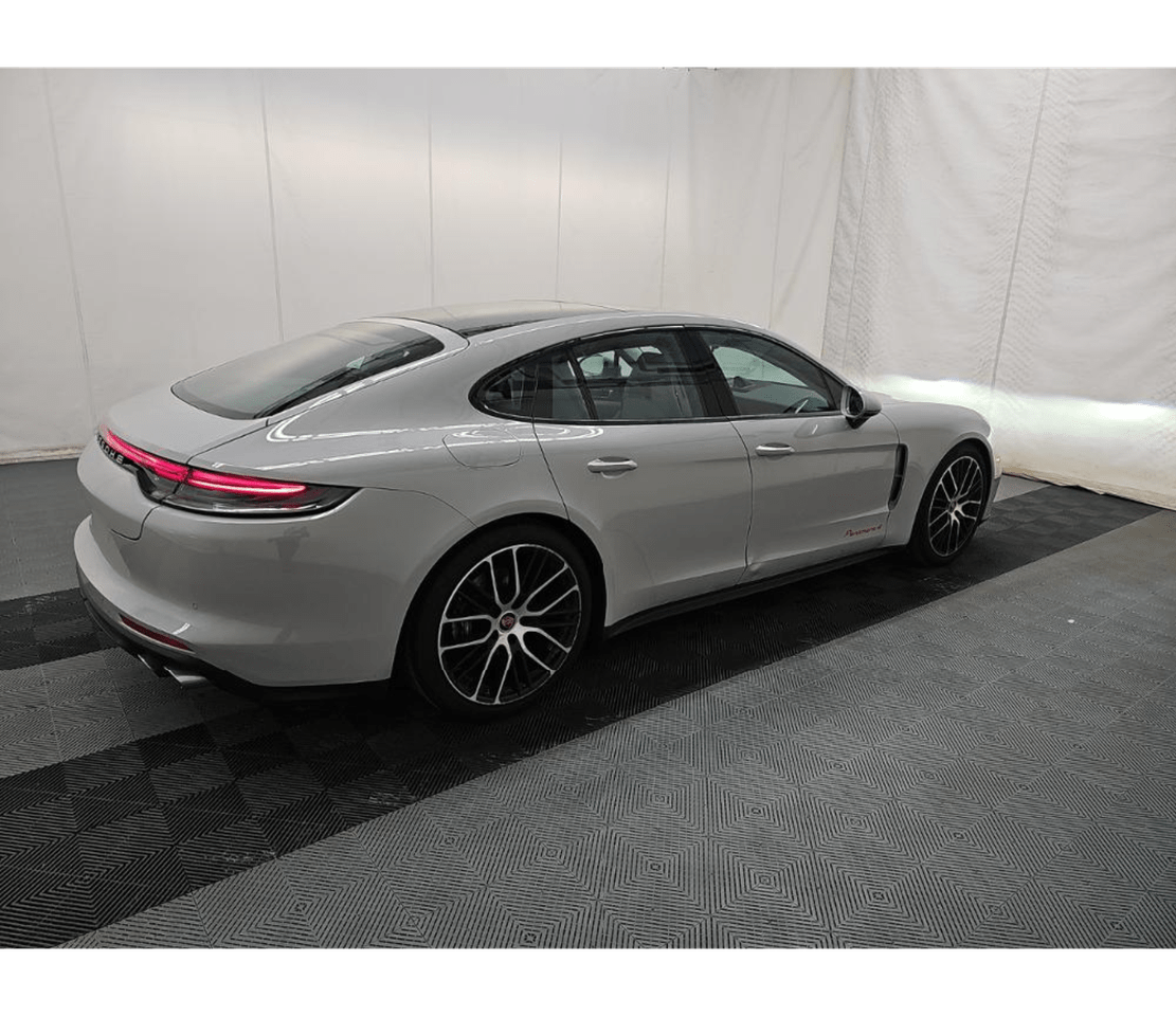 2023 Porsche Panamera 4 Platinum Edition