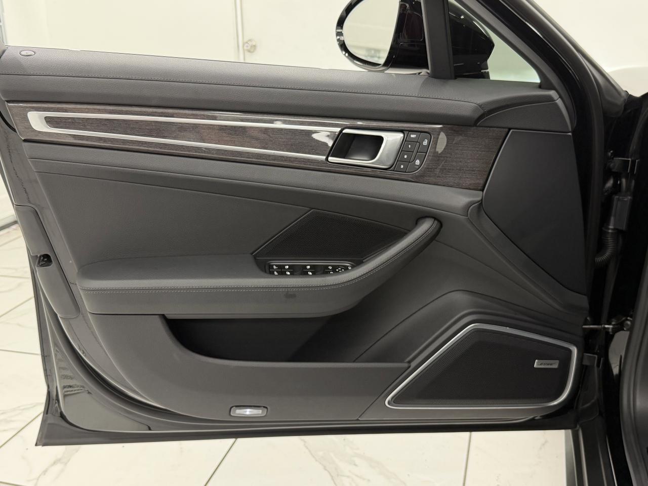 2023 Porsche Panamera 4 Platinum Edition Newark DE