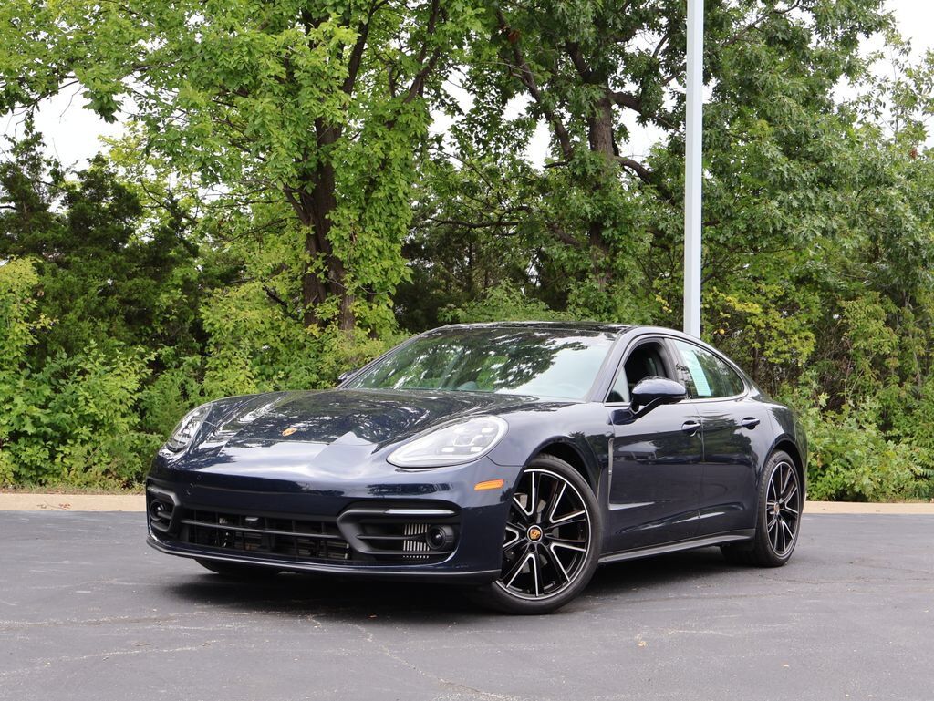 2023 Porsche Panamera 4 Platinum Edition