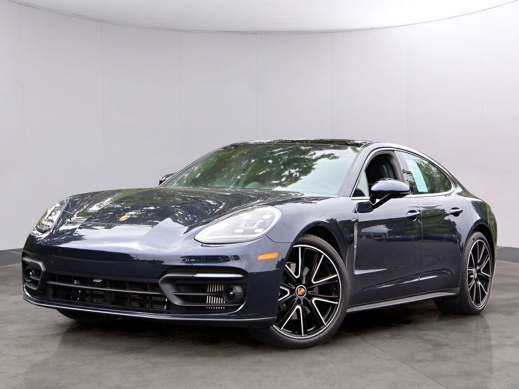 2023 Porsche Panamera 4 Platinum Edition