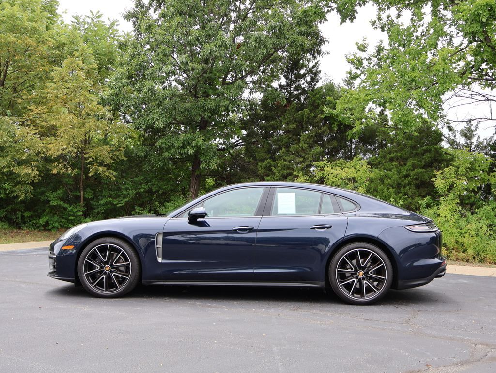 2023 Porsche Panamera 4 Platinum Edition
