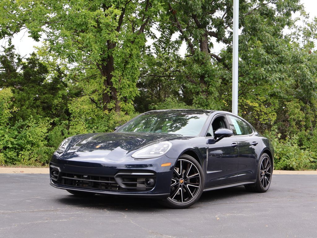 2023 Porsche Panamera 4 Platinum Edition