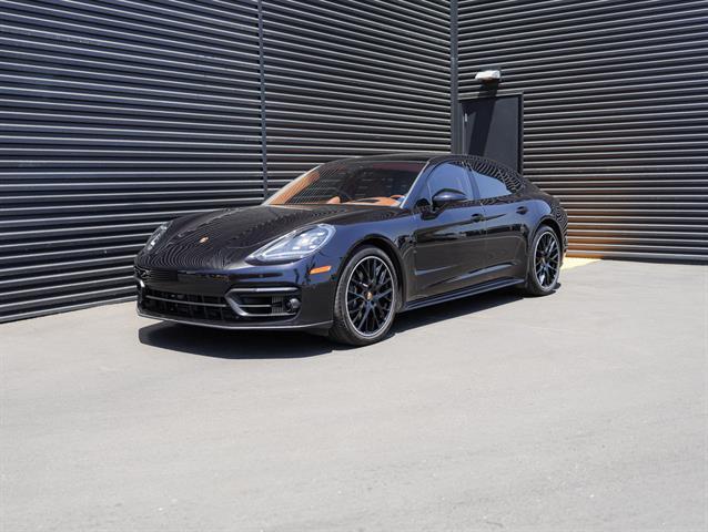 2023 Porsche Panamera Platinum Edition