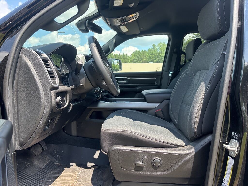 2023 Ram 1500 4x4 Crew Cab Big Horn Minocqua WI