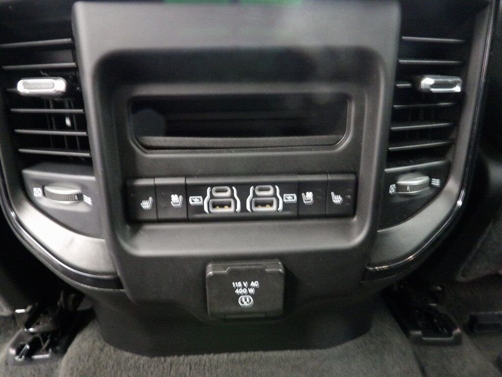 2023 Ram 1500 4x4 Crew Cab Limited Fond du Lac WI