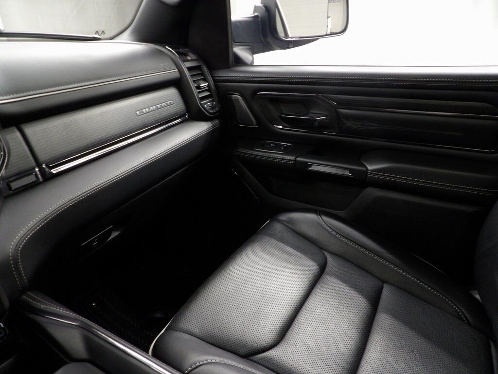 2023 Ram 1500 4x4 Crew Cab Limited Fond du Lac WI