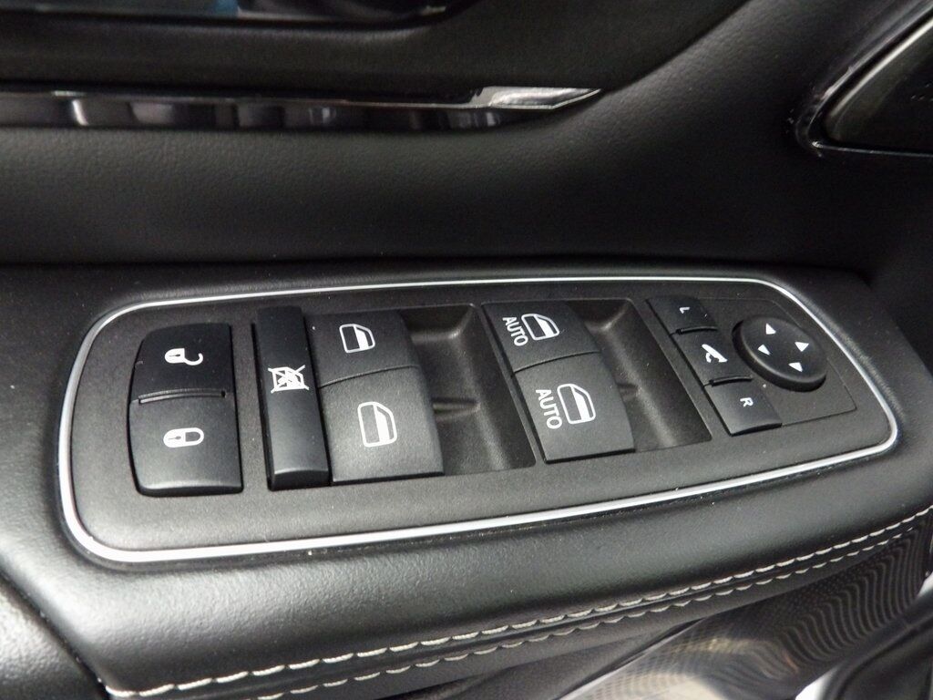 2023 Ram 1500 4x4 Crew Cab Limited Fond du Lac WI