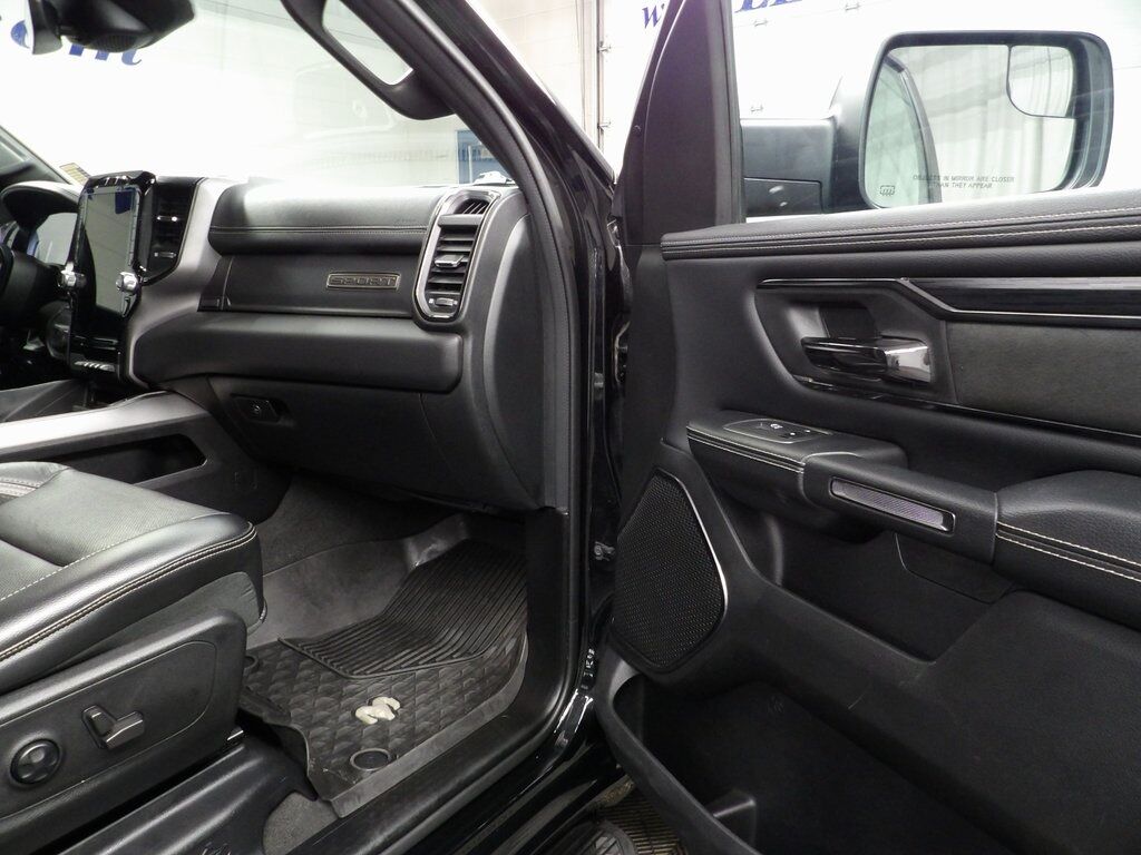2023 Ram 1500 4x4 Crew Cab Sport Fond du Lac WI