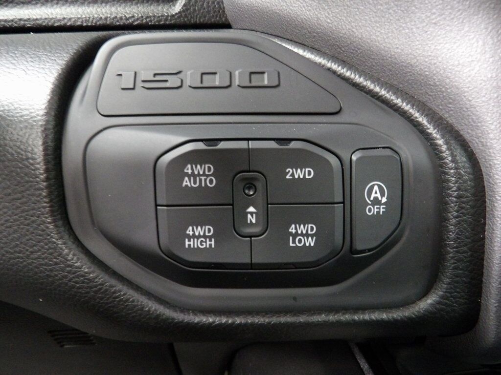 2023 Ram 1500 4x4 Crew Cab Sport Fond du Lac WI