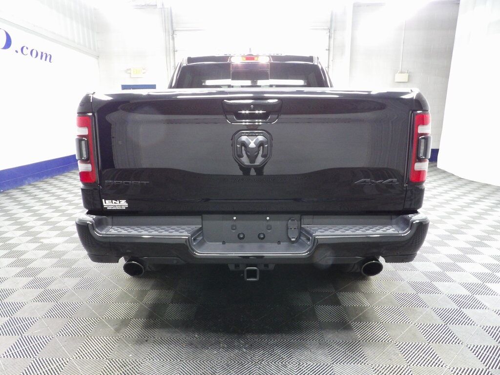 2023 Ram 1500 4x4 Crew Cab Sport Fond du Lac WI